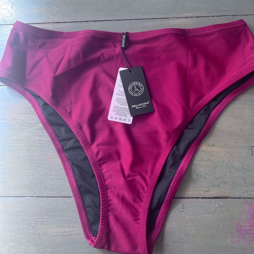 Relleciga Red Bikini Bottom. L. NWT.